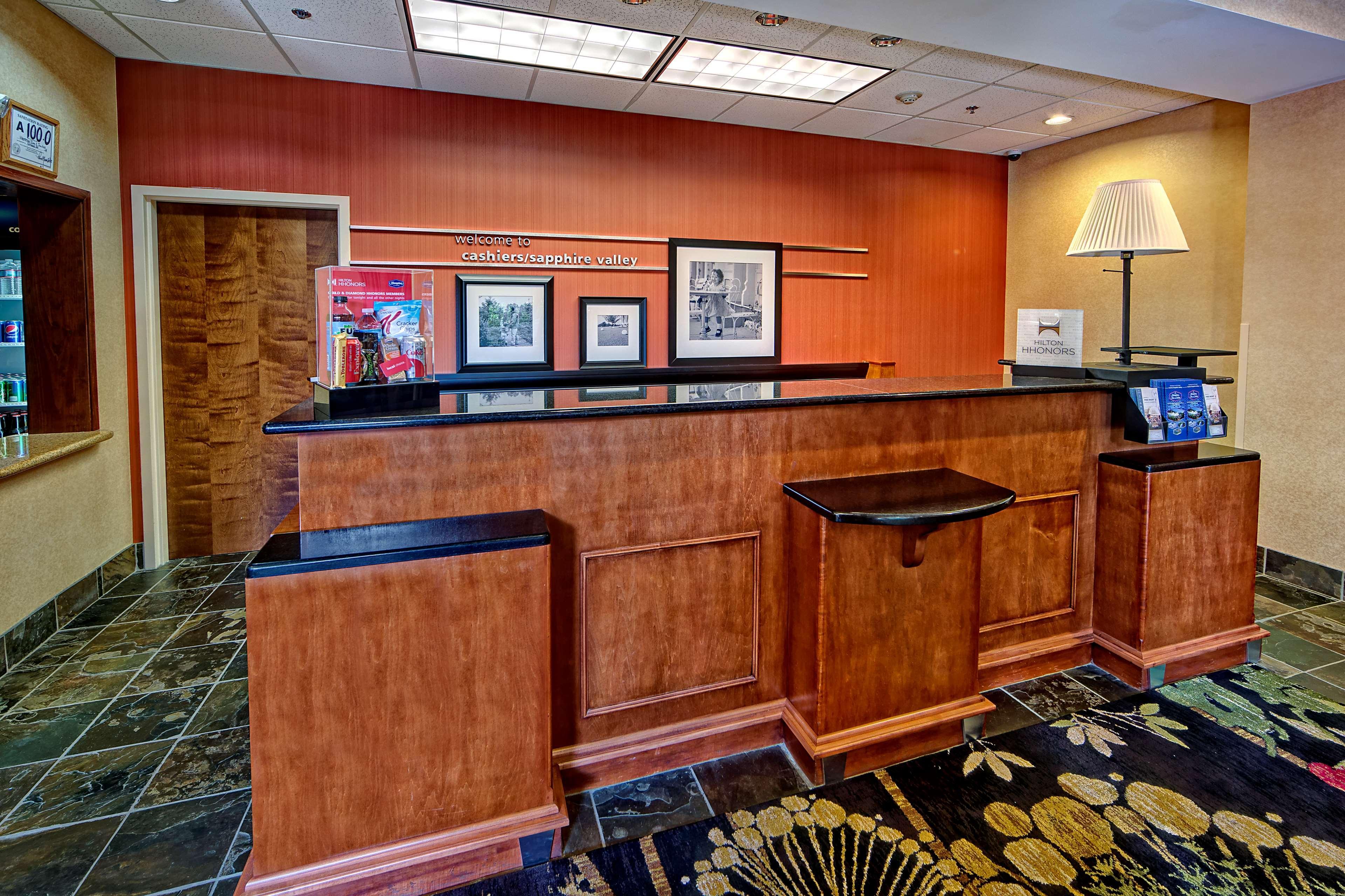 Hampton Inn & Suites Cashiers - Sapphire Valley Exterior photo