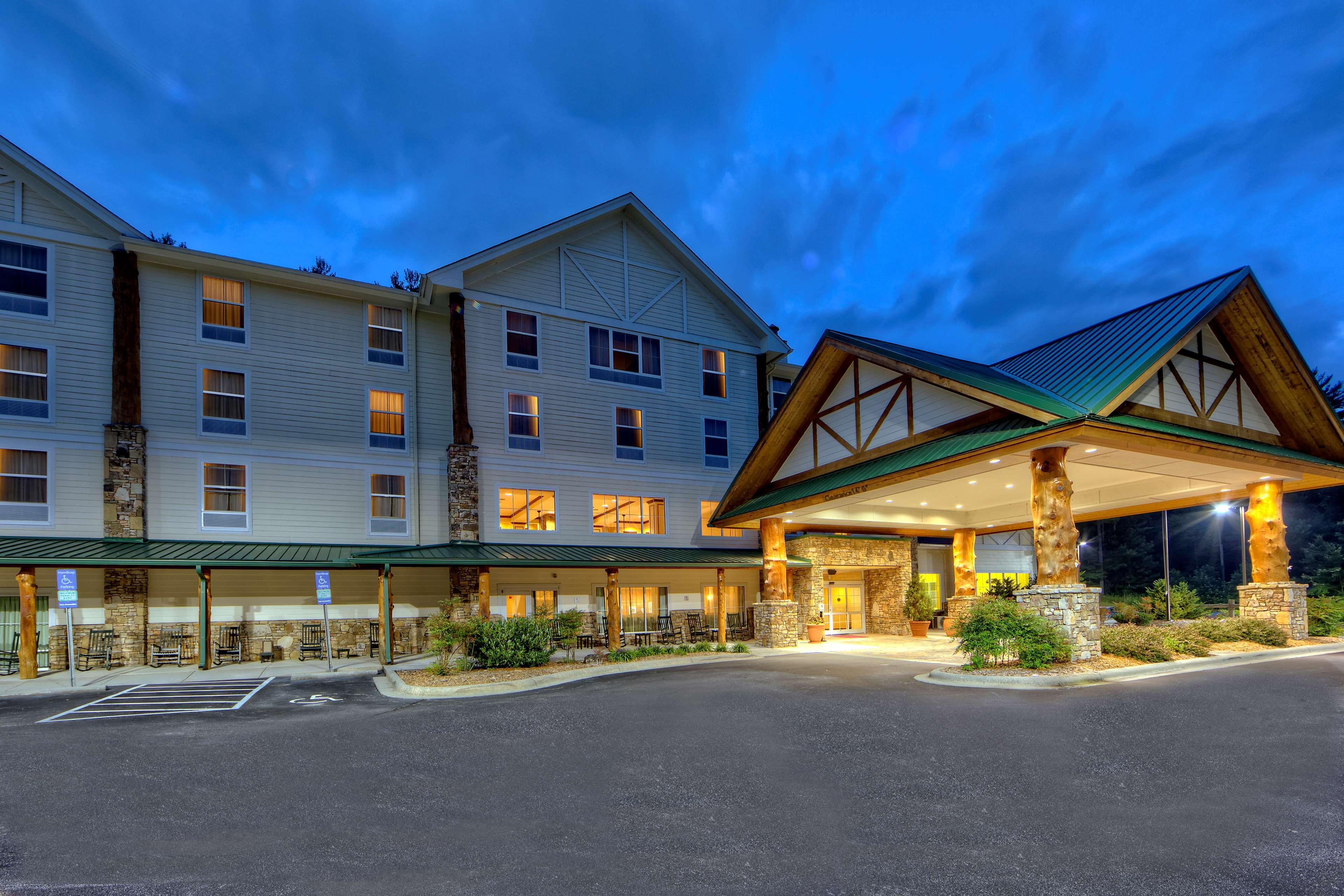Hampton Inn & Suites Cashiers - Sapphire Valley Exterior photo