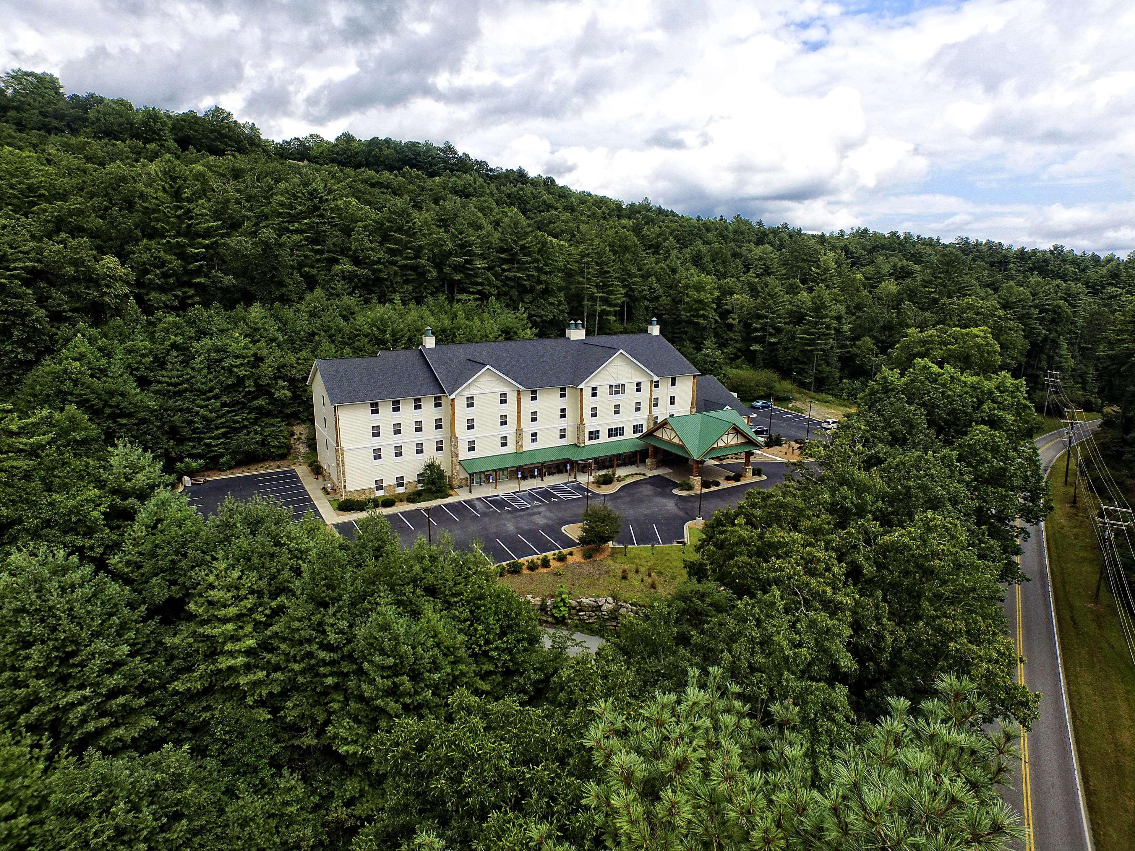 Hampton Inn & Suites Cashiers - Sapphire Valley Exterior photo