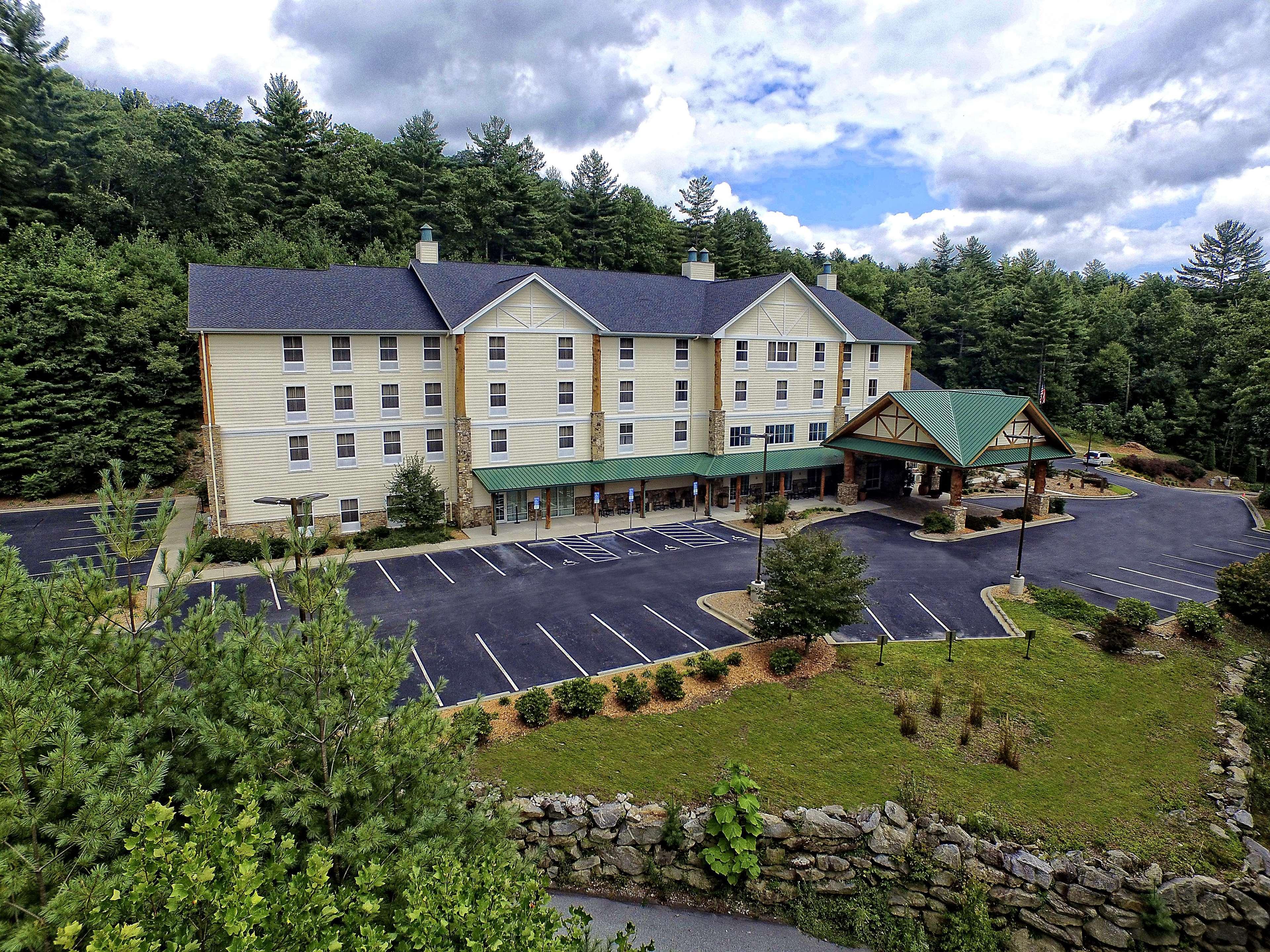 Hampton Inn & Suites Cashiers - Sapphire Valley Exterior photo